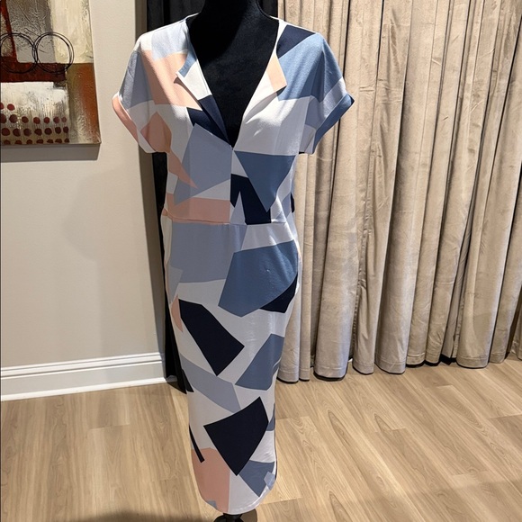 Abstract Patterned Midi Dress - Picture 2 of 9